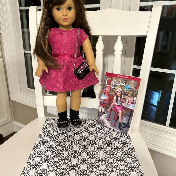 American girl doll - Picture 5 of 5